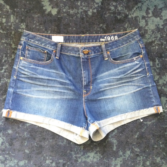 Gap 1969 Maddie Cut-Off Denim Shorts Waist 33" Inseam 3" Midrise - Picture 1 of 6